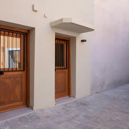 Bow Complex Apartment- In The Heart Of Old Harbour