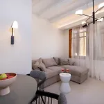 Bow Complex Apartment- In The Heart Of Old Harbour شقة *