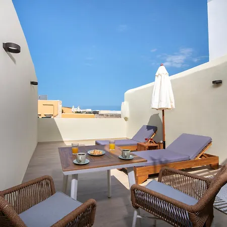 Bow Complex Apartment- In The Heart Of Old Harbour * خانيا