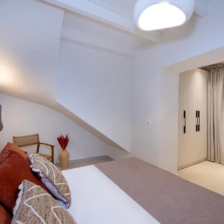 Bow Complex Apartment- In The Heart Of Old Harbour