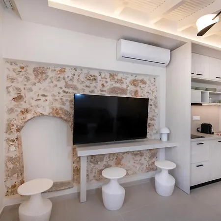 Bow Complex Apartment- In The Heart Of Old Harbour خانيا