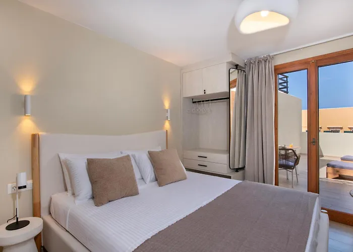 Bow Complex Apartment- In The Heart Of Old Harbour