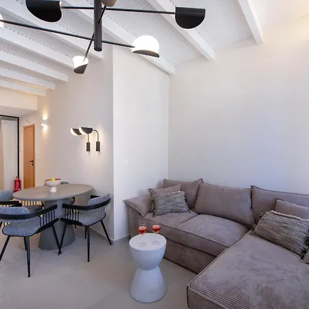 Bow Complex Apartment- In The Heart Of Old Harbour *